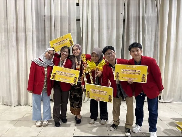 Mahasiswa Unhas Torehkan Prestasi di Panggung Debat Nasional NUDC dan KDMI 2025. Dok. Ist
