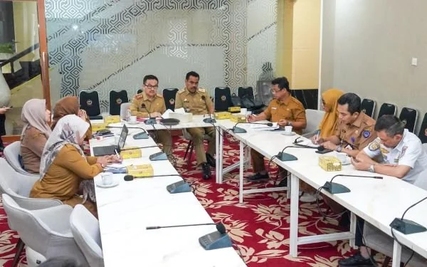 Sekretaris Provinsi Sulawesi Selatan, Jufri Rahman pada Rapat Koordinasi Pembahasan Draft Roadmap Pengendalian Inflasi Sulawesi Selatan 2025-2027 secara virtual di Kantor Gubernur Sulsel  (Dok : Ist).