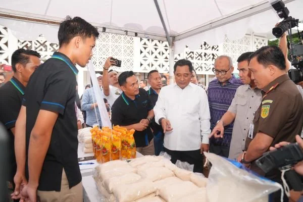 Gerakan Pangan Murah Serentak di Gedung PKK Provinsi Sulsel, Rabu (6/3).