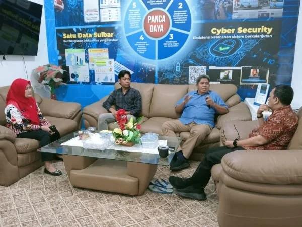 Densus 88 anti Teror Polri saat audiens dengan DiskominfoSS Sulbar (dok:ist)