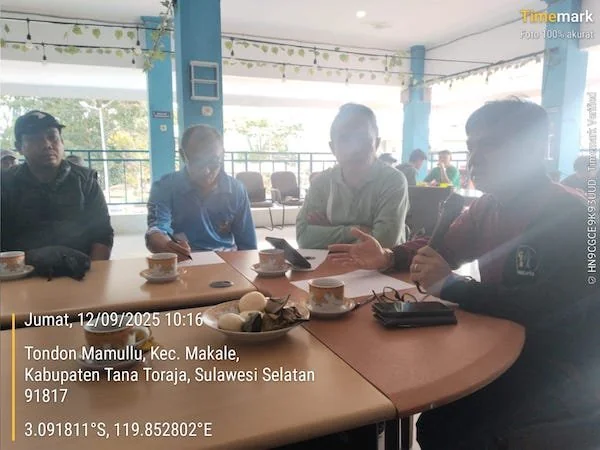 Kepala Dinas Perhubungan Erick Kristal Sa'pang Ranteallo bersama Kepala Bandara Toraja saat Coffee Morning bersama Jurnalis Toraja (Dok.Jerni)
