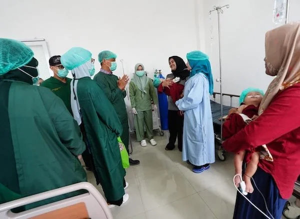 Bakti sosial operasi celah bibir dan langit-langit di RSKDGM Sulsel (Dok: Ist)