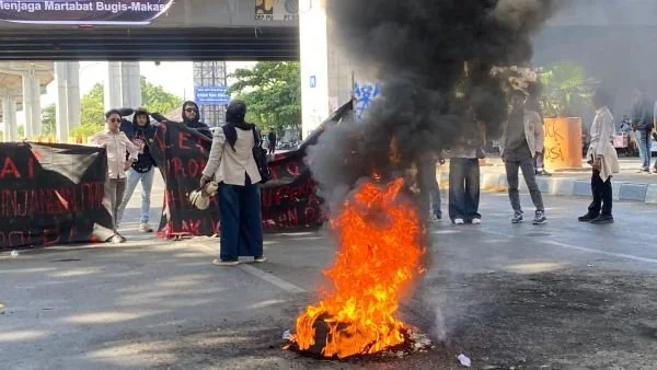 Aksi demonstrasi di Makassar (Dok : Atri KabarMakassar).