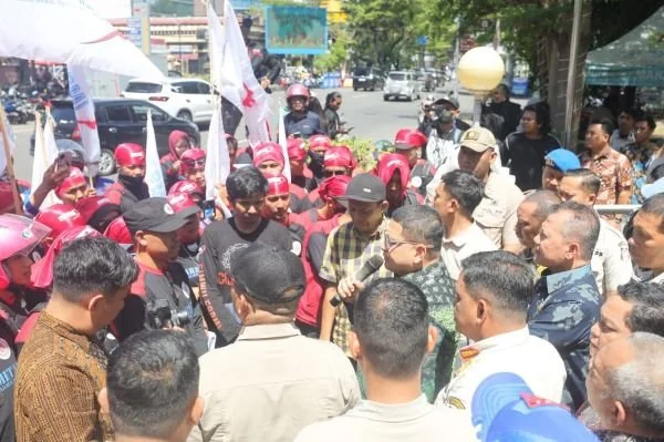 Wali Kota Makassar, Munafri Arifuddin saat Menyerap Aspirasi FSPMI. Dok. Nursinta