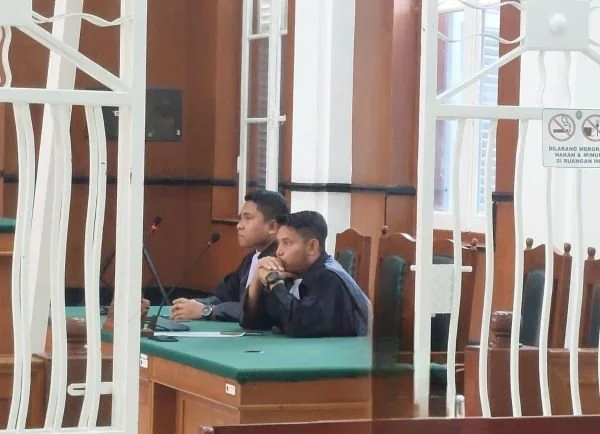 Penasihat Hukum Sekdis PUTR Sulsel, Edy Rahmat dari Kalinta & Co Law Firm, Sultan S.H., dalam sidang putusan, Rabu (8/5).