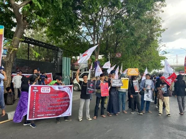 Aliansi Masyarakat Adat Nusantara (AMAN) menggelar aksi demontrasi di depan Kantor DPRD Sulsel (Dok : Ist).