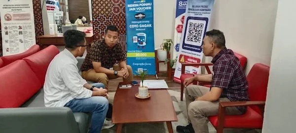 Kanit Tipiter Polres Jeneponto, Ipda Abd. Rahman beserta anggota saat meminta keterangan ahli dari Badan Pengatur Hilir Minyak dan Gas Bumi (BPH Migas) sebagai bagian dari proses pembuktian perkara. (Ist).