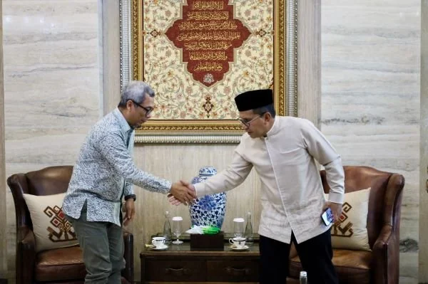Direktur Jenderal Informasi dan Komunikasi Publik (Dirjen IKP) Kementerian Kominfo, Usman Kansong, saat bertemu dengan Wali Kota Makassar, Moh Ramdhan Pomanto.