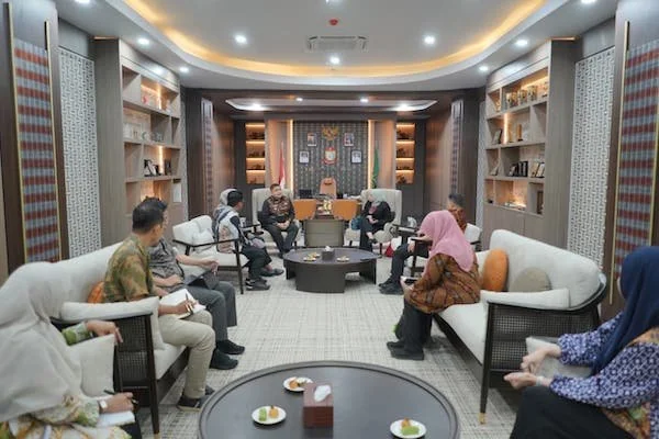 Suasana Rapat Wali Kota Makassar, Munafri Arifuddin, saat memimpin rapat bersama pihak PT SUS, (Dok: Ist).