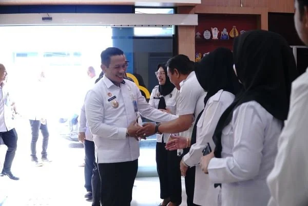 Kakanwil saat melakukan kunjungan ke Balai Harta Peninggalan (BHP) Makassar. (Dok: Ist)