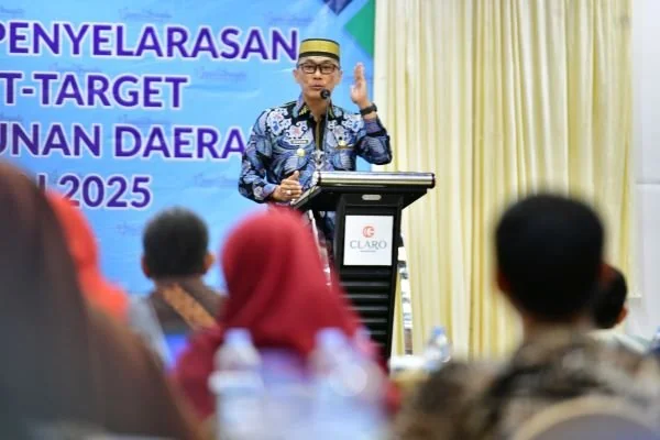 Pj Gubernur Sulawesi Selatan, Prof Zudan Arif Fakrulloh pada Rapat Finalisasi Penyelarasab Target Pembangunan Daerah 2025 (Dok: Ist).