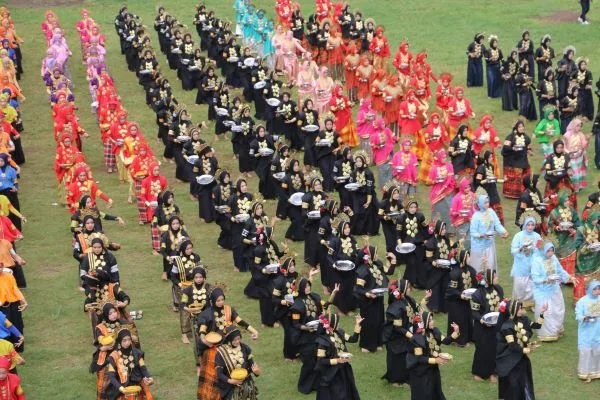 1200 siswa di Bulukumba ikut sukseskan Sulsel Menari (Dok : ist).