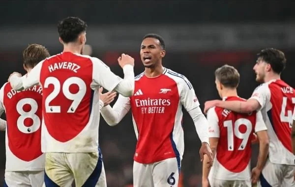 Arsenal sukses mengalahkan Tottenham Hotspur 2-1 dalam laga derby London Utara (Dok : Int).