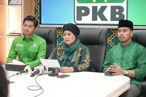 Ketua Departemen Luar Negeri dan Kerja Sama Internasional DPP PKB, Luluk Nur Hamidah (Tengah), (Dok: Ist).