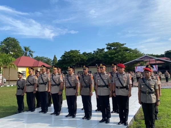Sejumlah Pejabat Utama (PJU) di lingkungan Polres Jeneponto, Polda Sulsel, saat  mengikuti upacara Serah Terima Jabatan (Dok : Ist).