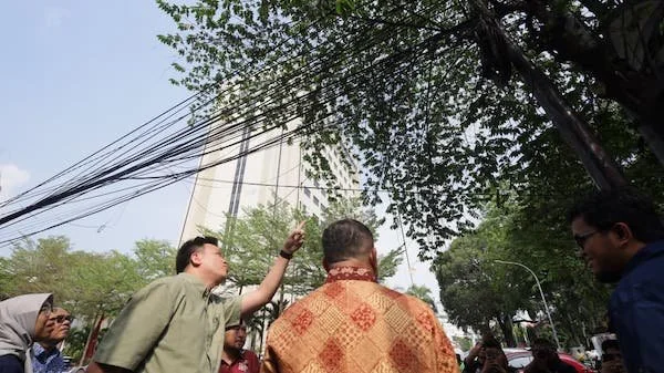 Kabel Fiber Optik (FO) di Jalan Bonto LempanganMakassar, (Dok: Ist).