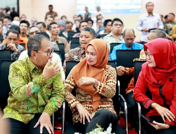 Wali Kota Makassar, Moh Ramdhan Pomanto dan Bupati Luwu Utara, Indah Putri Indriani.