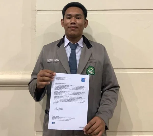 Muhammad Al Hindawi, santri kelas 12 di Pondok Pesantren Al Imam Ashim, Makassar yang menemukan celah keamanan kritis di sistem NASA dan University of Melbourne (Dok: Ist)