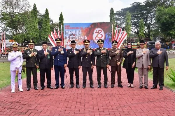 Pj Gubernur Sulsel, Prof Zudan Arif Fakrulloh di Mapolda Sulsel (Dok : ist).