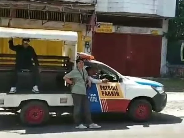 PD Parkir Makassar saat mengamankan jukir liar (Dok : ist).