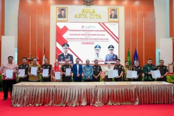 Penandatangan MoU terkait implementasi pidana kerja sosial (dok. Syamsi/KabarMakassar)