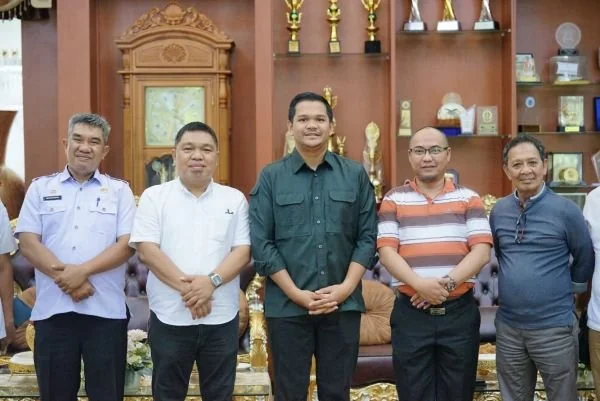 Bupati Bantaeng, Muh. Fathul Fauzy Nurdin, menerima kunjungan Staf Ahli Kementerian Pertanian Republik Indonesia bersama jajaran PT Firman's Grup. (Dok: Ist)