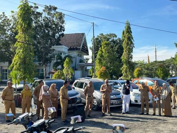 BPKPD Sulbar lakukan pemeriksaan fisik kendaraan dinas (Dok : Ist).