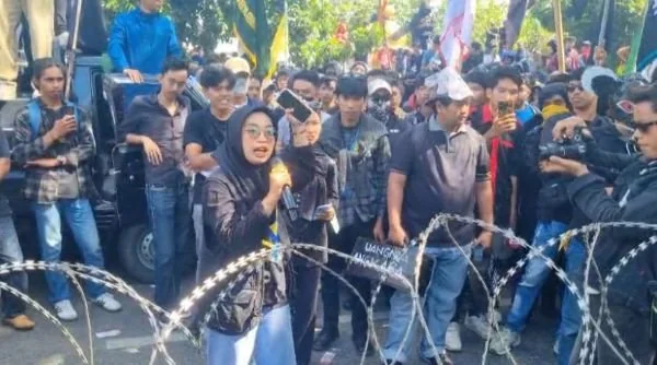 Aksi unjuk rasa mahasiswa dan masyarakat terkait kenaikan PBB-P2 di Bone (Dok: Ist).