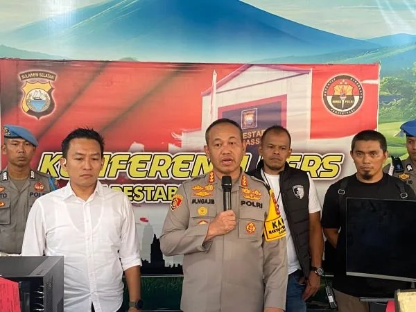 Kapolrestabes Makassar, Kombes Pol Mokhammad Ngajib saat memberi keterangan pers (Dok: Atri KabarMakassar).