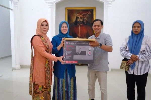 Penyaluran Bantuan Alat Usaha (Dok: Ist)