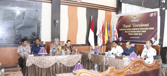 Ketua Bawaslu Jeneponto saat menghadiri Rapat Koordinasi Penetapan Jadwal Kampanye Pemilihan Umum 2024 di Kantor KPU Jeneponto
