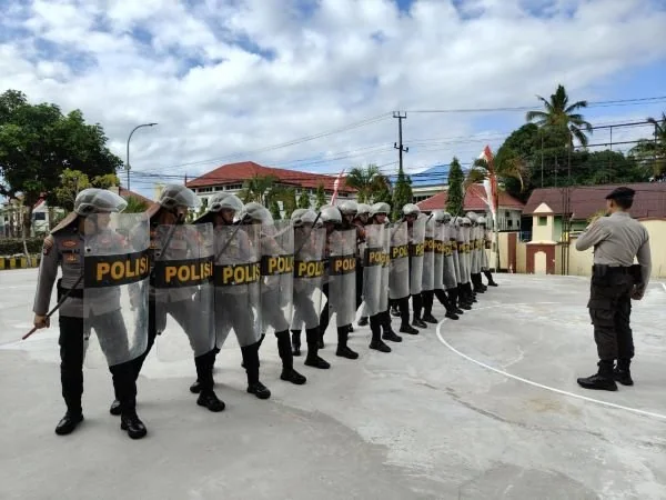 Satuan Samapta Polres Sinjai menggelar latihan Pengendalian Massa (Dok : Ist).