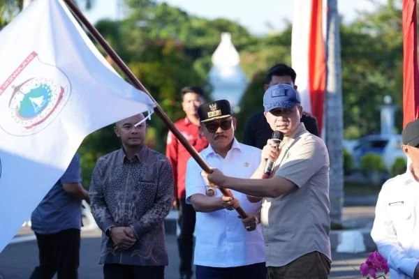 Pelepasan Ekspor Kakao dari Sulbar ke Jepang yang dilakukan Menteri Transmigrasi dan Gubernur Sulbar (Dok : Ist).