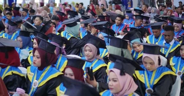 Wisuda Sarjana yang dirangkaikan dengan dan Dies Natalis XXXIII Institut Turatea Indonesia (INTI) Jeneponto.