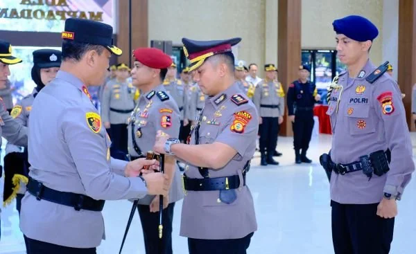 Kapolda Sulsel,  Irjen Pol Yudhiawa saat  memimpin sertijab Kapolres Maros (Dok; Ist)