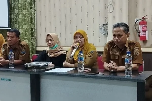 Direktur RSUD Latopas, drg. ST Pasriyani bersama jajarannya saat menggelar press konferens (Dok : Ullah KabarMakassar).