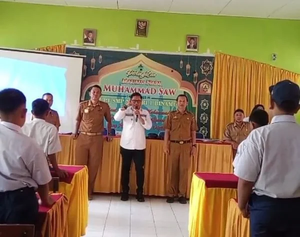 Kasat Narkoba Polres Jeneponto, AKP Baharuddin saat melakukan sosialiasi bahaya narkoba di SMPN 1 Jeneponto (Dok : Ist).