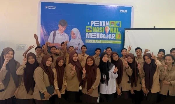 Program PNM Mengajar membantu mempersiapkan mental wirausaha untuk siswa SMK se-Indonesia, termasuk para siswa SMK di Makassar (Dok: Ist)
