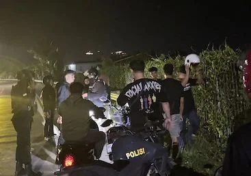 Patmor Polresta Mamuju saat mengamankan para pelaku balap liar di jalan arteri Mamuju (dok:ist)