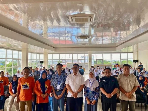 Buka English Camp, Wabup Edy Manaf: Kuasai Bahasa Inggris untuk Hadapi Dunia Global
