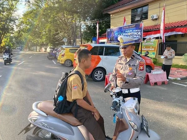 penilangan yang dilakukan pada pelajar yang melanggar lalulintas berkendara (Dok: Ist)