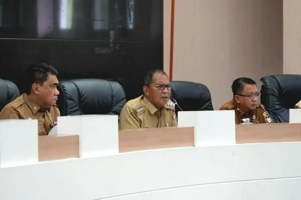 Wali Kota Makassar, Danny Pomanto saat rapat kordonasi persiapan Pilkada (Dok : ist).
