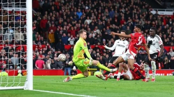 Manchester United kalah lawah Fulham lewat adu pinalti (Dok : Int).