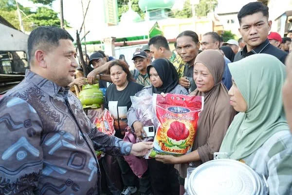 Wali Kota Makassar Munafri Arifuddin saat Melakukan Kunjungan ke Lokasi Kebakaran (Dok: Ist).