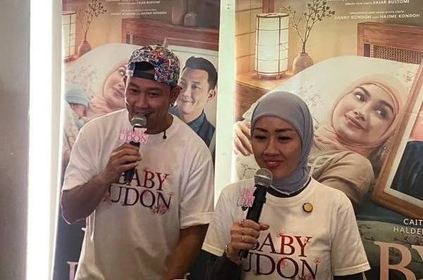 Denny Sumargo dan Fanny Kondoh saat menjawab pertanyaan mengenai Film Baby Udon (Dok: Nofi KabarMakassar)