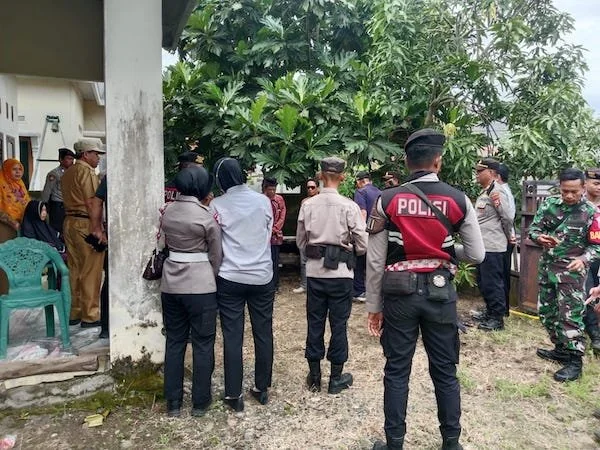 Situasi pengamanan eksekusi rumah di Kecamatan Bontoramba. (Ist).