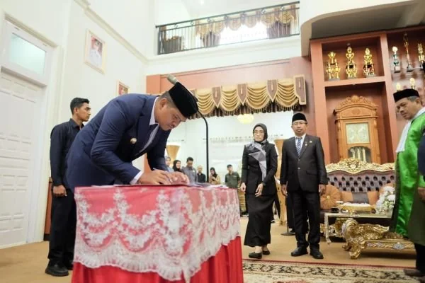 Pelantikan dan pengambilan sumpah pejabat pimpinan tinggi Pratama lingkup Pemerintah Kabupaten Bantaeng. (Dok: Ist)