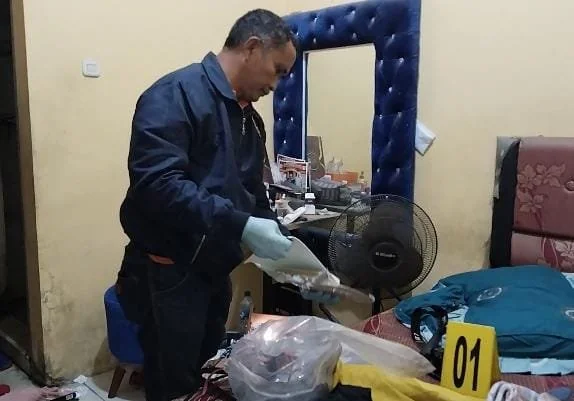 Tim Inafis Polres Takalar Olah TKP Dirumah Korban