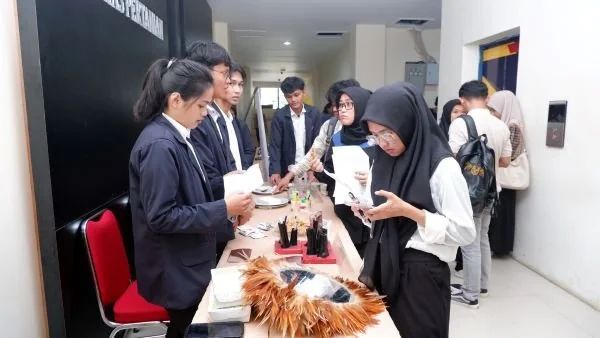 Pameran Inovasi Olahan Limbah Peternakan 2024 dengan menampilkan berbagai produk hasil daur ulang limbah peternakan (Dok : ist).