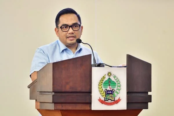 Ketua Komisi II DPR RI, Muhammad Rifqinizamy Karsayuda di Kantor Gubernur Sulsel (Dok: Ist)